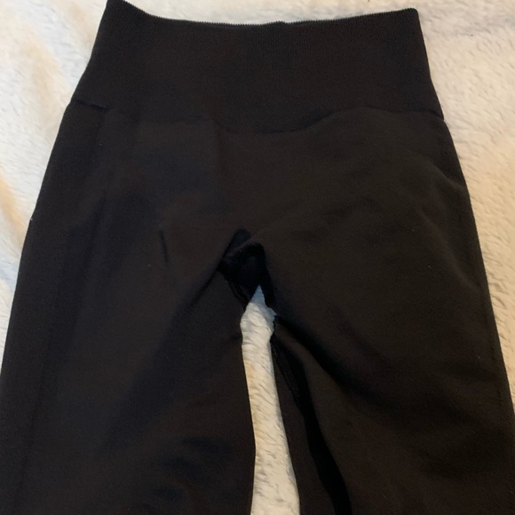 SOLD Lululemon Athletica cropped size 2 almost black leggings - Picture 4 of 7